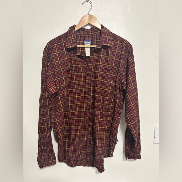 Patagonia Size medium Plaid Organic Cotton Outdoor Button Down Shirt - Picture 4 of 5